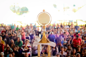 Jesus exposed in the Blessed Sacrament.