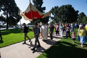 Pilgrims from the Camino de California and the National Eucharistic Pilgrimage process together with Christ on June 17, 2025, through Balboa Park in San Diego, uniting in public witness to the Real Presence of Christ in the Eucharist. The event marked a rare and powerful convergence of two historic pilgrimages as they continued their journey through Southern California toward Los Angeles.
