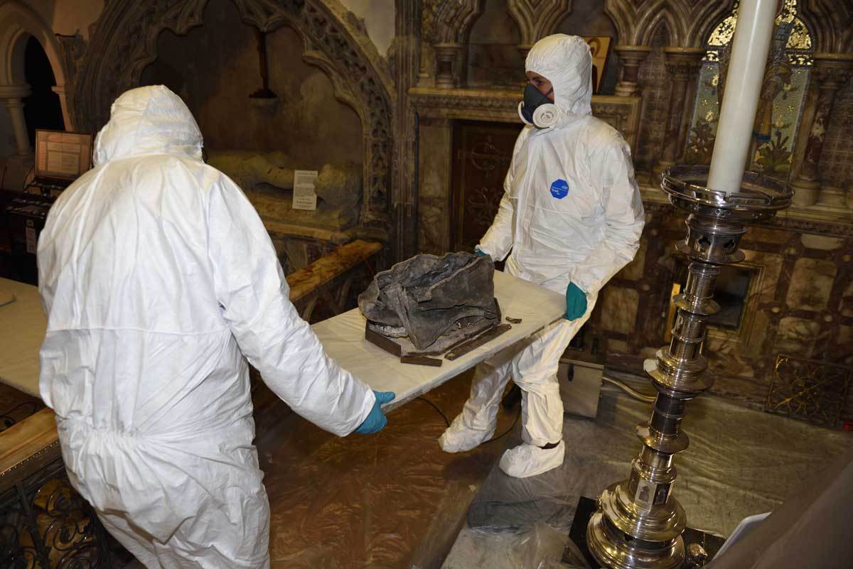 Transferral of the reliquary of St. Eanswythe ahead of the relics’ verification in 2020 (Photo: Dr Andrew Richardson, FSA, Canterbury Archaeological Trust)