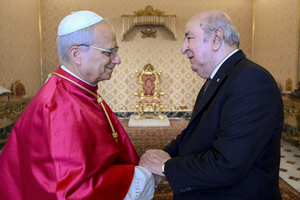Papa Leo XIV sastaje se s alžirskim predsjednikom Abdelmadjidom Tebbouneom 24. srpnja 2025. u Vatikanu.