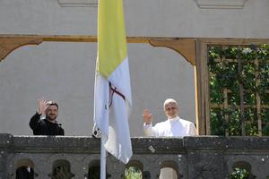 Leo XIV and Ukrainian President Volodymyr Zelenskyy wave from the Pontifical Villas of Castel Gandolfo on July 9, 2025.