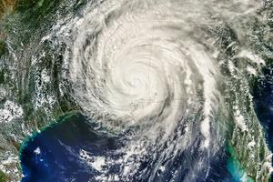 Uragan Katrina prelazi zaljevsku obalu u blizini New Orleansa 29. kolovoza 2005. godine. Uragan Katrina prelazi zaljevsku obalu u blizini New Orleansa 29. kolovoza 2005. godine.