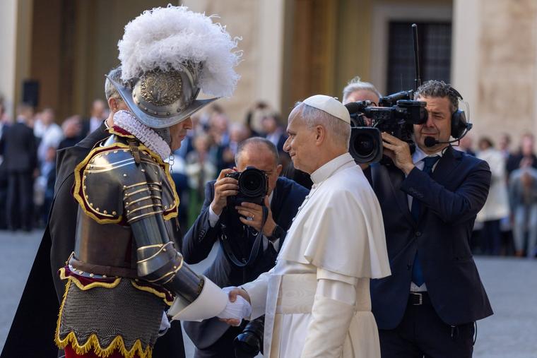 Pope Leo XIV Attends Swearing-In of Swiss Guards, First for a Pope in Nearly 60 Years