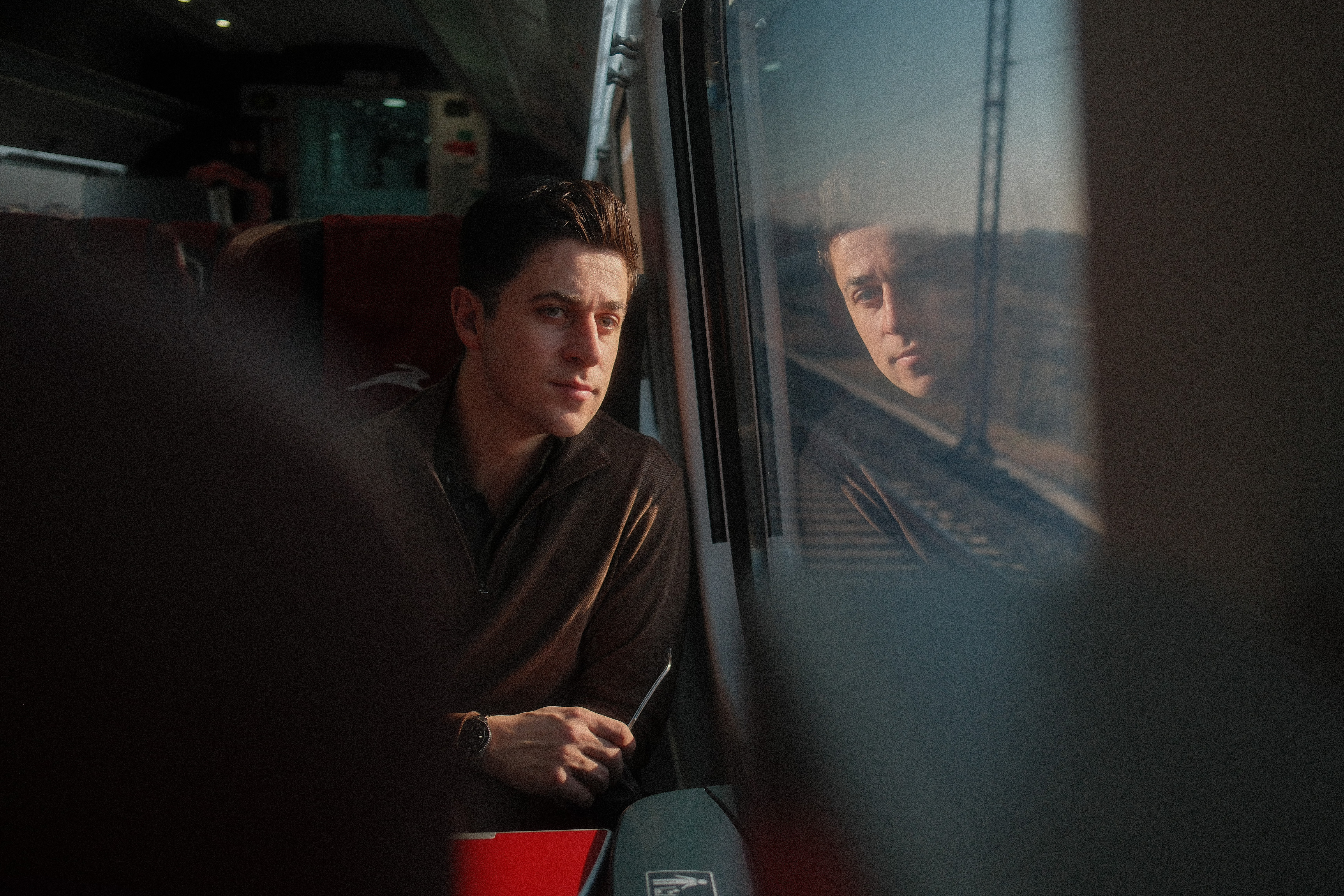 David Henrie sings alongside a band in Seeking Beauty on EWTN+.