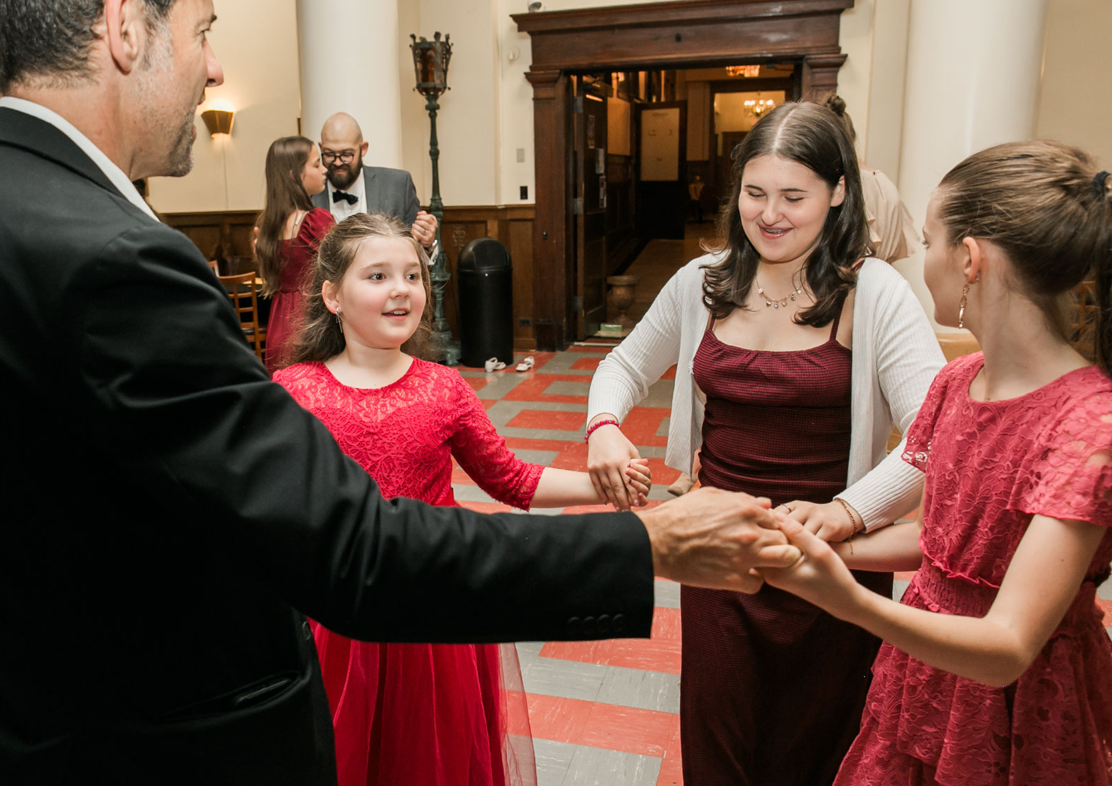 20251024191028_e65a06c2da71cee5c8611590ebd824e3d3783d1d30319ca8c13e6d2ef0018b93 Chicago Parish Hosts Ball| National Catholic Register