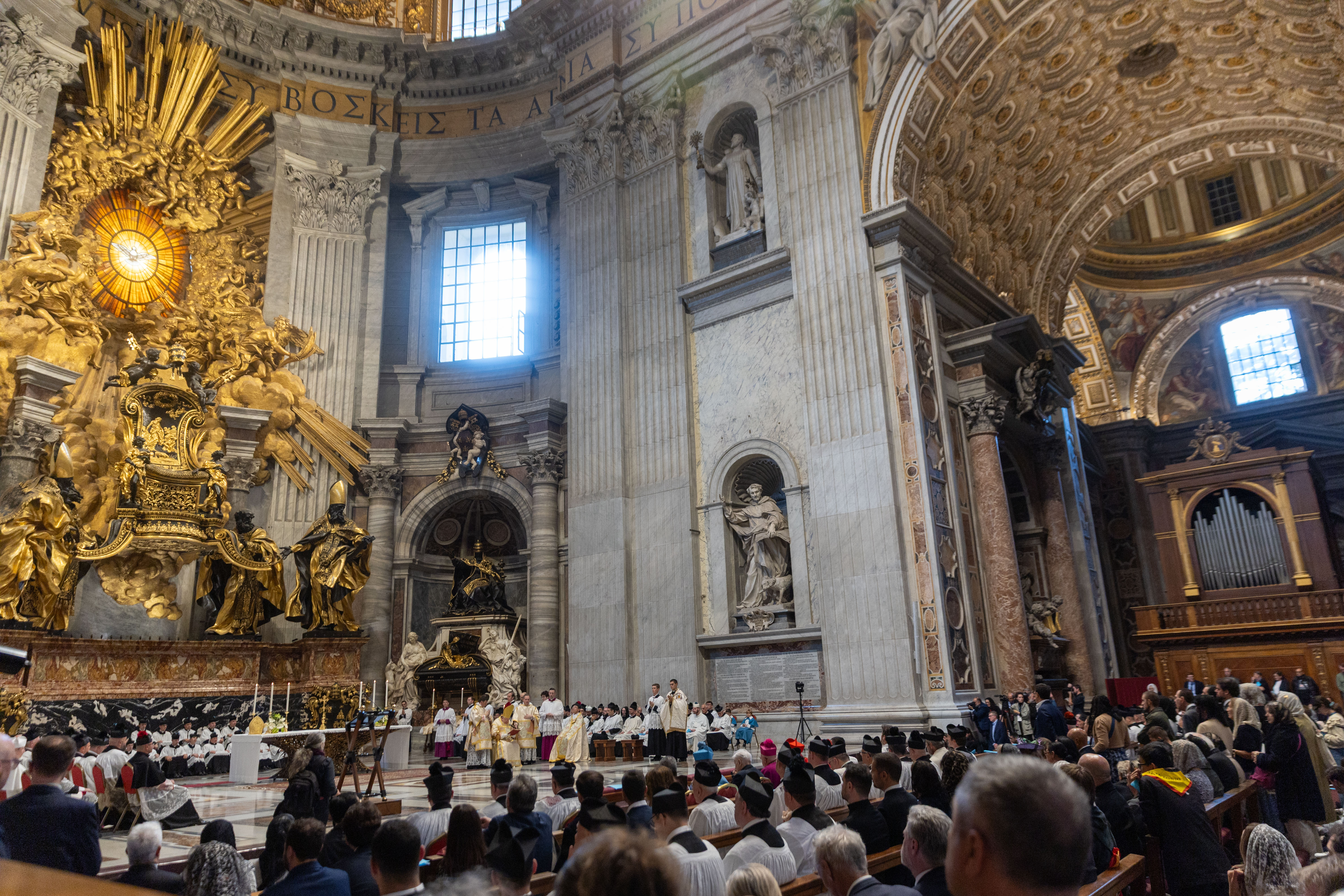 20251025191048_8d068651ab84bc6a83a4521377c1ca84a14ff4530bc9d4168362f6ade1c341bd Cardinal Burke Celebrates Latin Mass in St. Peter’s Basilica| National Catholic Register