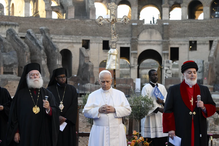 Approximately 300 representatives of world religions and cultures joined the Holy Father for an evening ecumenical prayer service for peace, organized by the Community of Sant’Egidio, on Oct. 28, 2025, at the Colosseum in Rome.