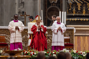 Pope Leo XIV prays during a Mass on Oct. 27, 2025, marking both the start of the academic year at Rome’s pontifical universities and the opening day of the Jubilee of the World of Education.