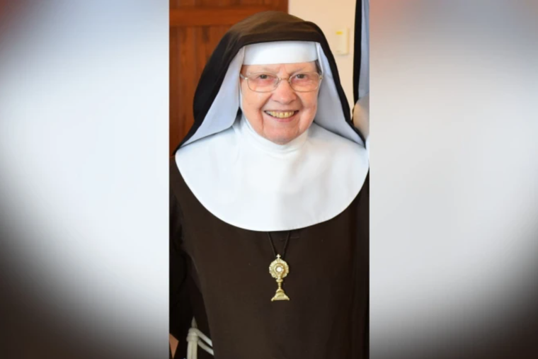 Sister Mary Michael, Last of Mother Angelica’s Founding Nuns, Dies at 94