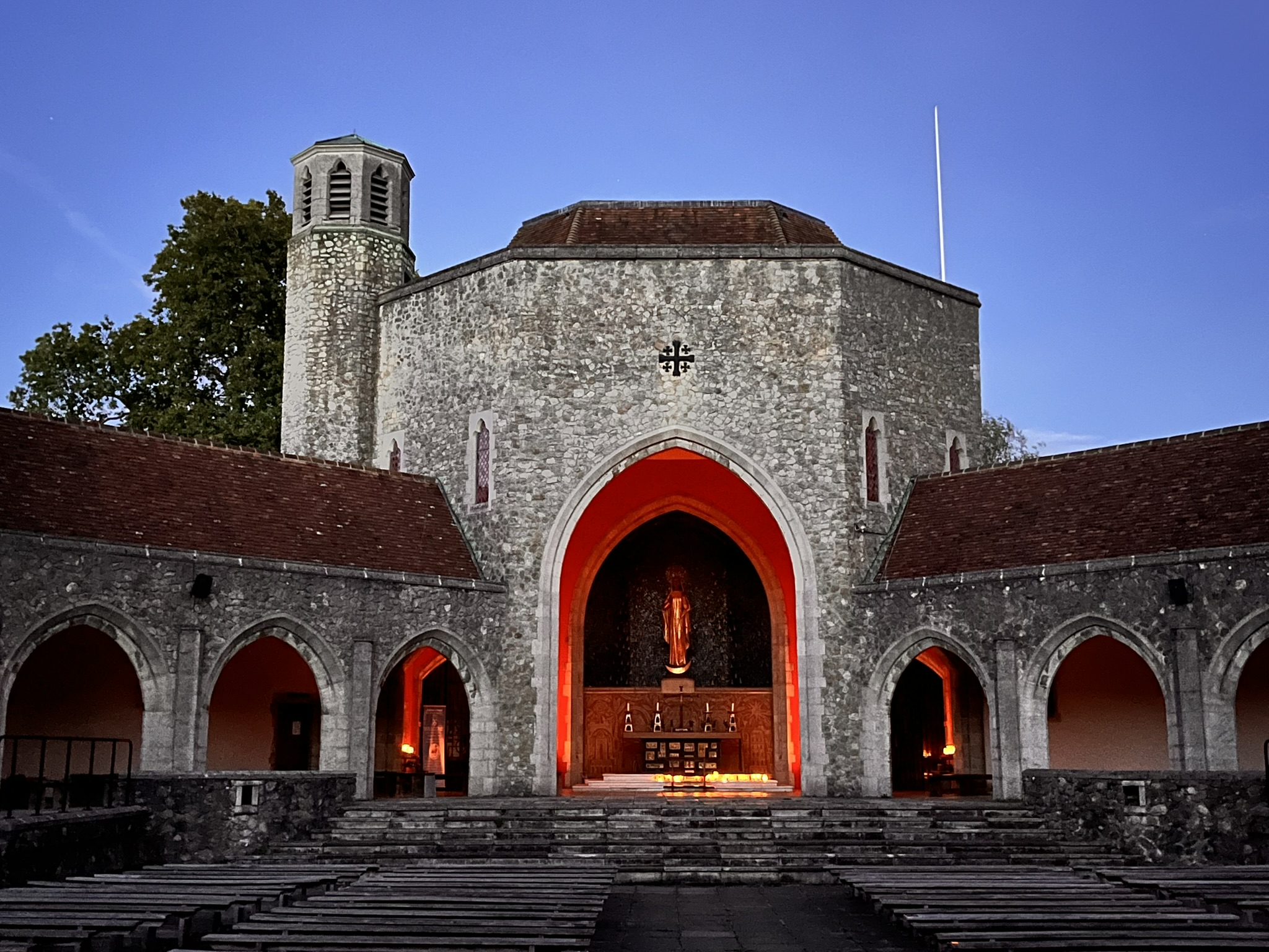Uma das muitas igrejas visitadas ao longo do caminho.