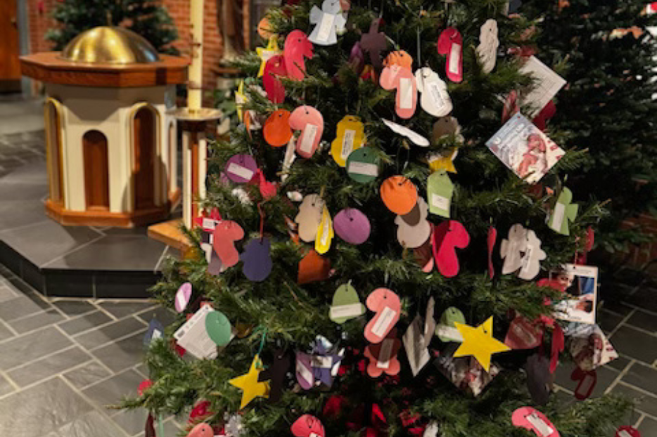 The altar adorned with purple in Sacred Heart Parish in Winchester, Va. 