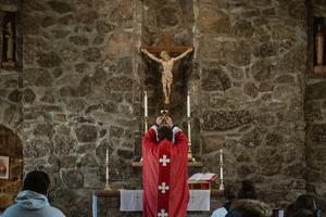 The celebration of the Mass to the east