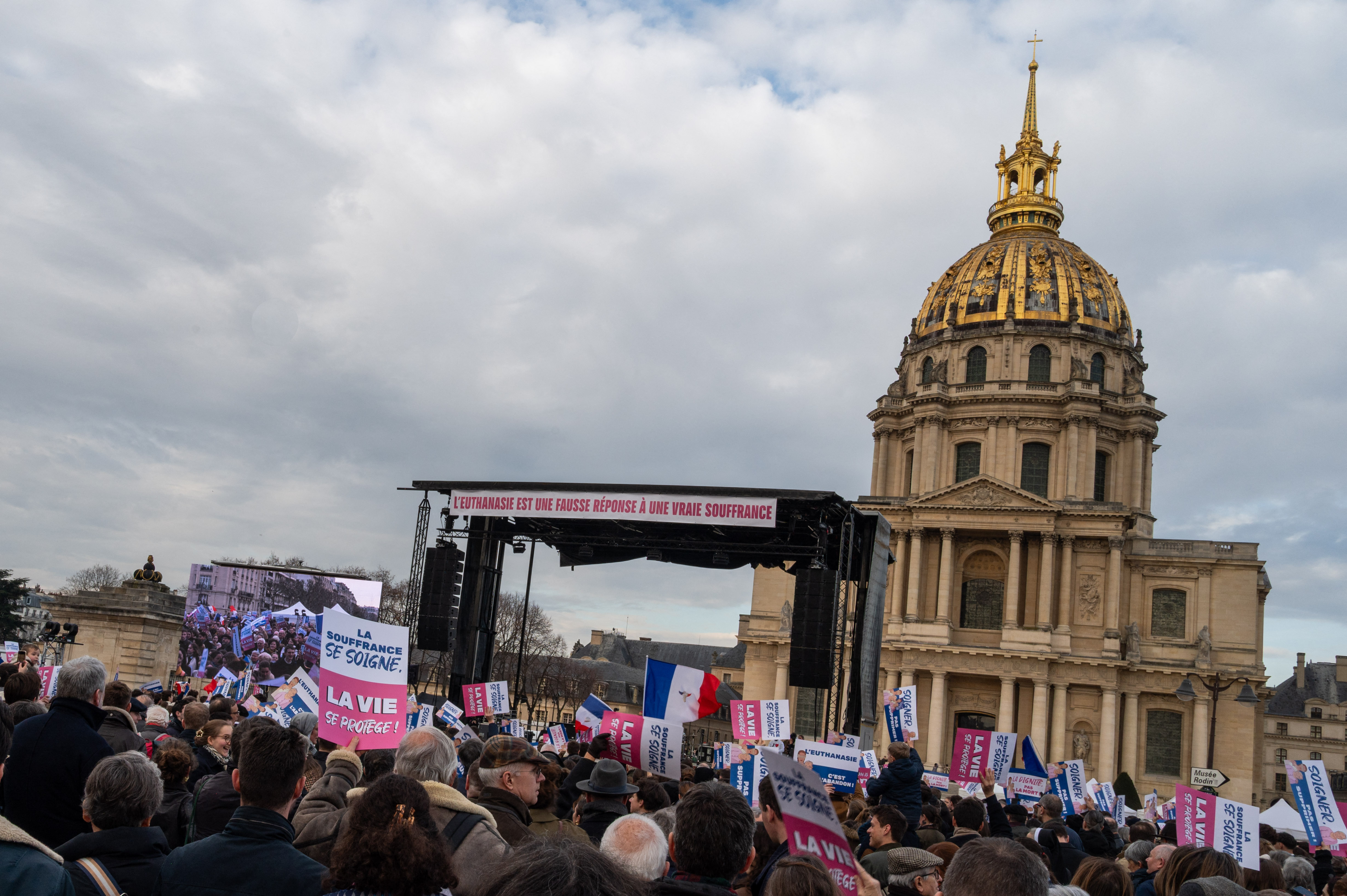 FRA-PARIS-MARCHE VIE