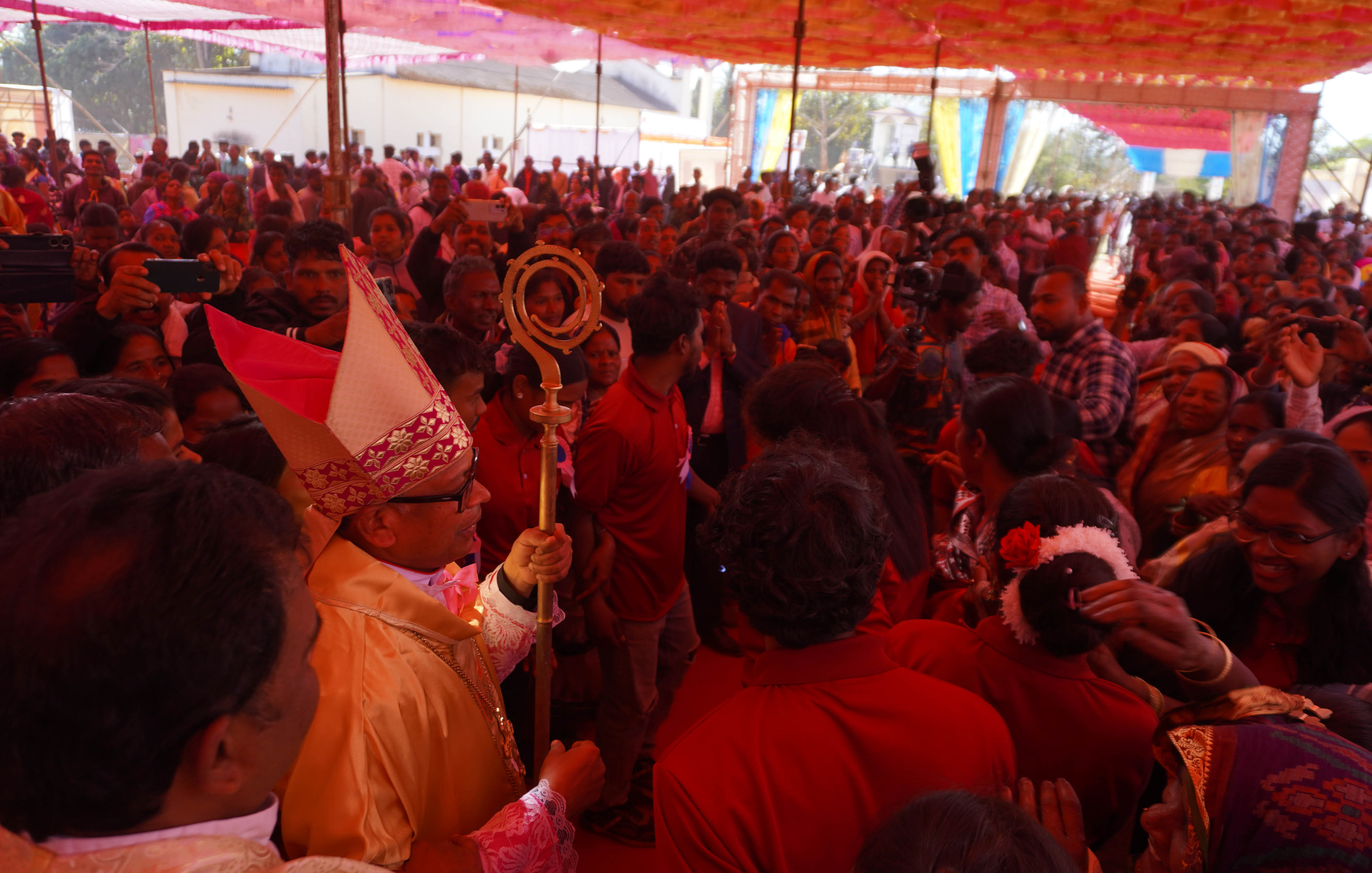 Bishop Rabindra Kumar Ranasingh swarmed by the faithful after his episcopal ordination for blessing on Jan 17 at Daringabadi in Kandhamal