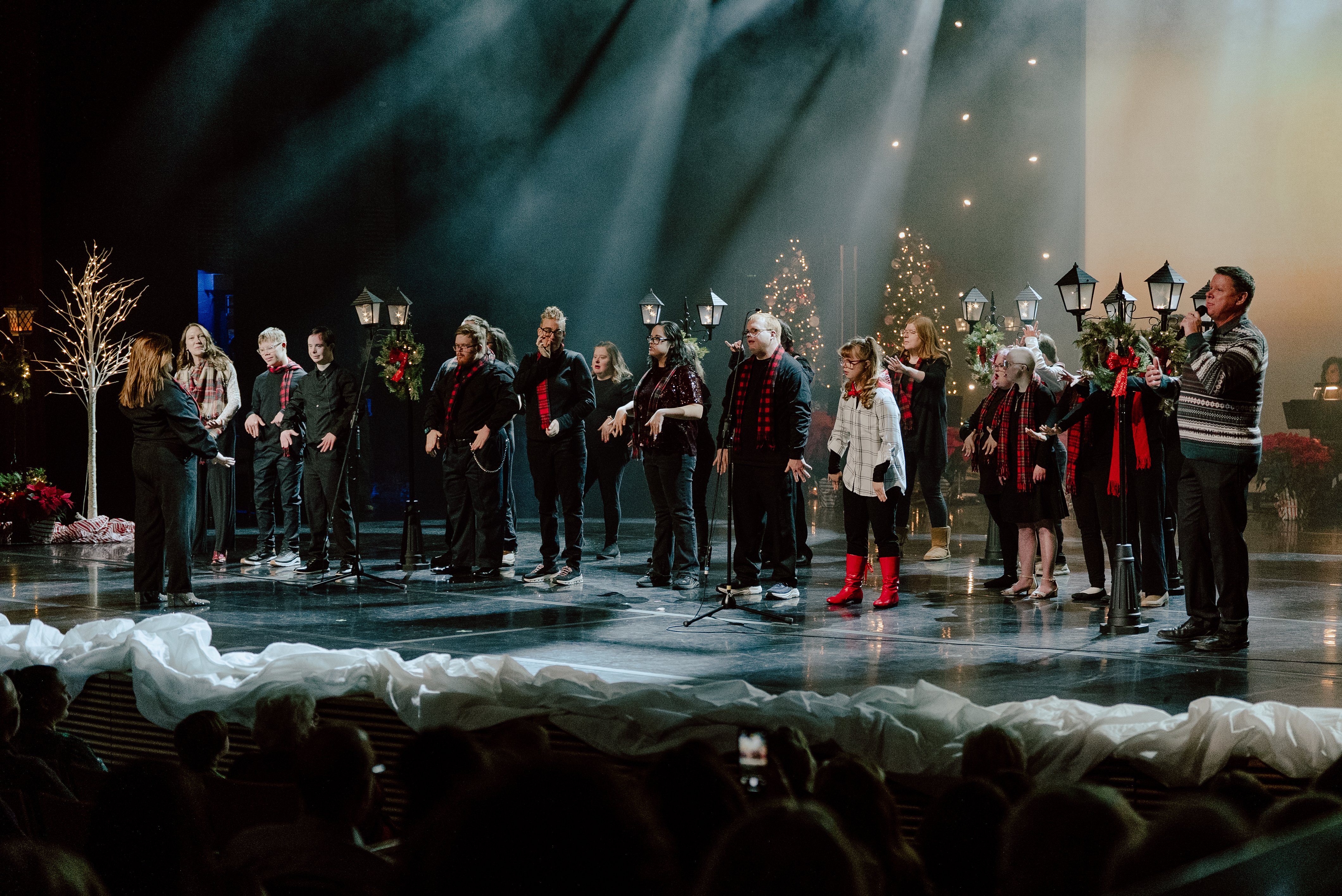 Friends of Club 21 choir show