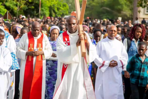 The faithful offer public witness to their faith in the Democratic Republic of the Congo at Notre-Dame de la Sagesse (University of Kinshasa in DRC) each Lent.