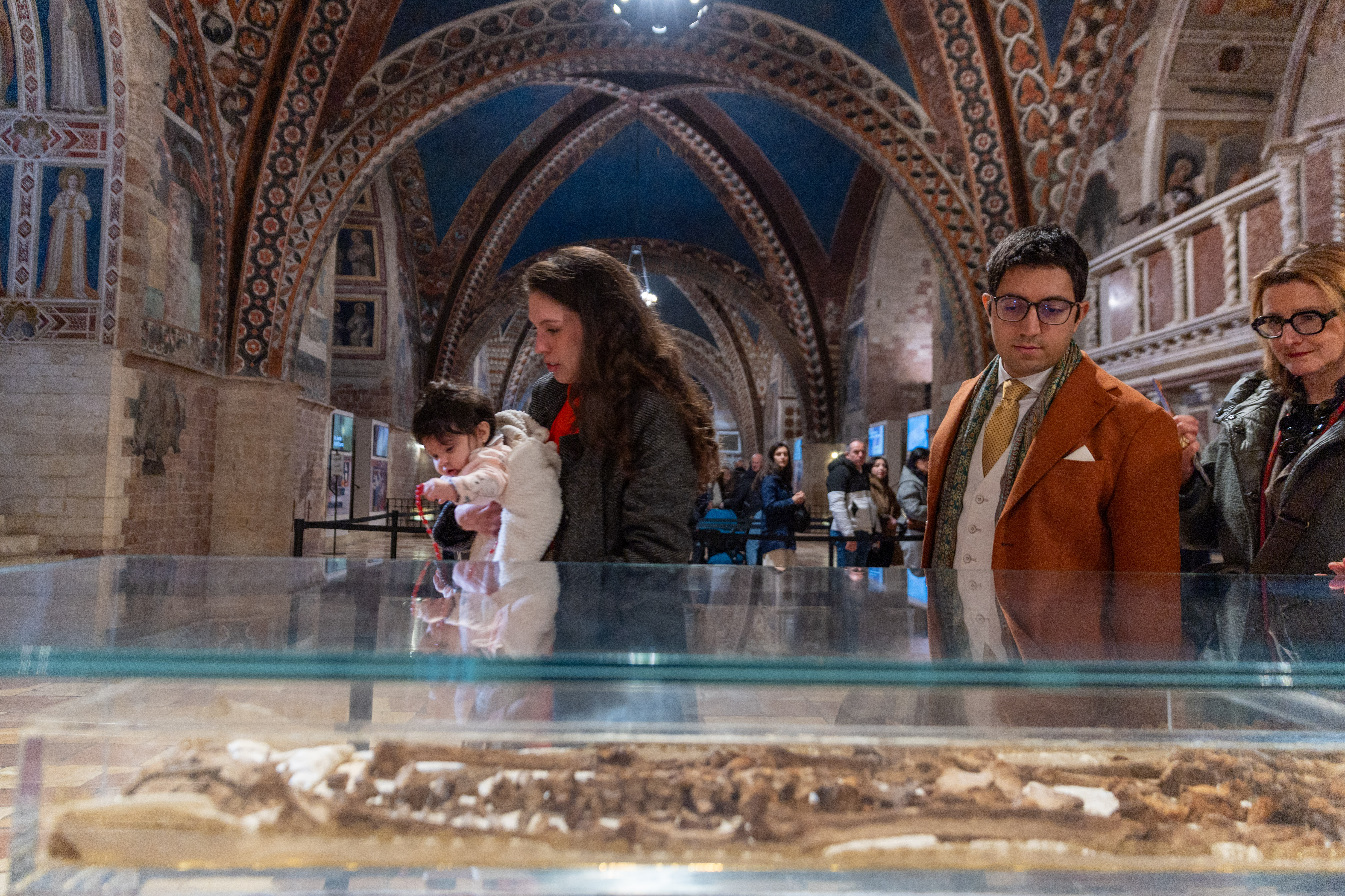 20260222110232_be3359552c3b4bfb7131e870b56ed52712f16eafa253c48dbbb0340c8535dd51 Thousands Convene in Assisi on First Day of Historic Viewing| National Catholic Register