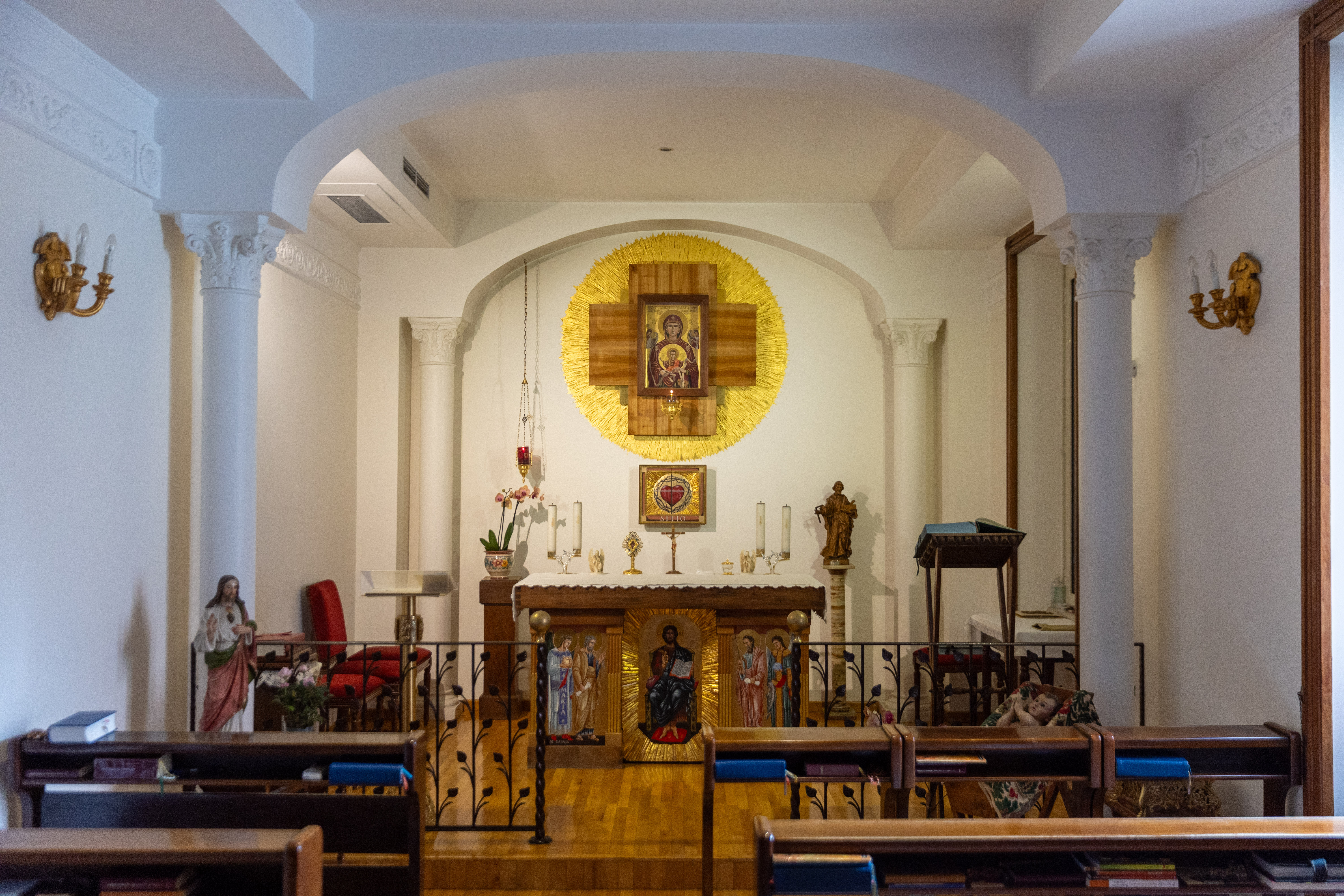 At Casa Santa Maria degli Angeli chapel