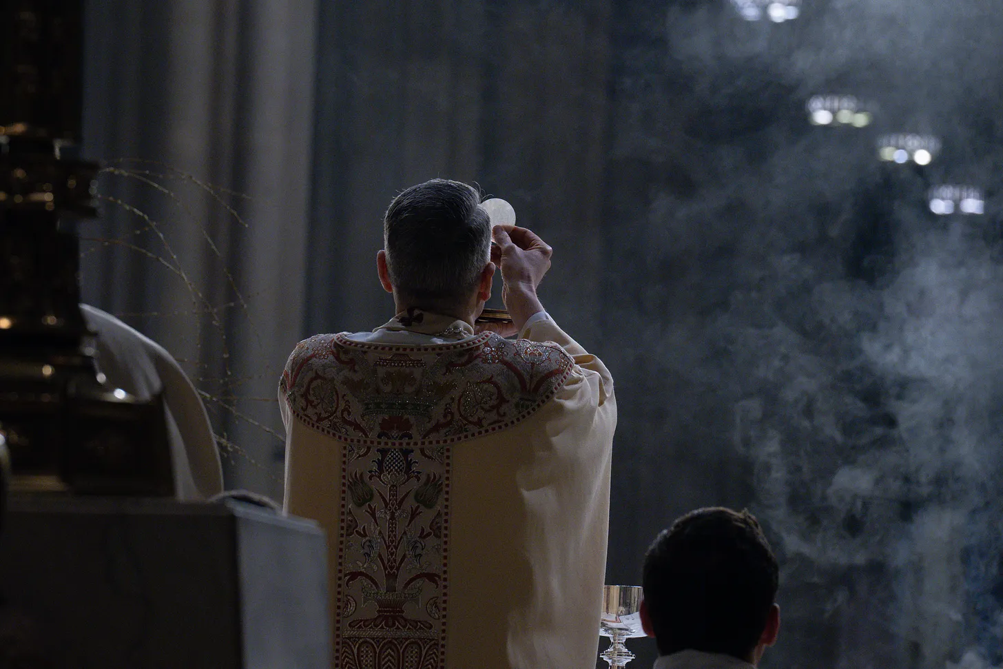 The host risen during consecration. 