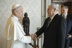 Pope Leo XIV greets Dani Dayan, chairman of Yad Vashem, at the Vatican on March 23, 2026. In the background: Yaron Sideman, Israel’s ambassador to the Holy See.