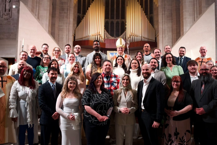 US Dioceses Report Elevated Numbers of Easter Baptisms and Confirmations