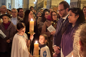 The light of Christ burns brightly at the April 4, 2026, Easter vigil at Saint-Roch in Paris.