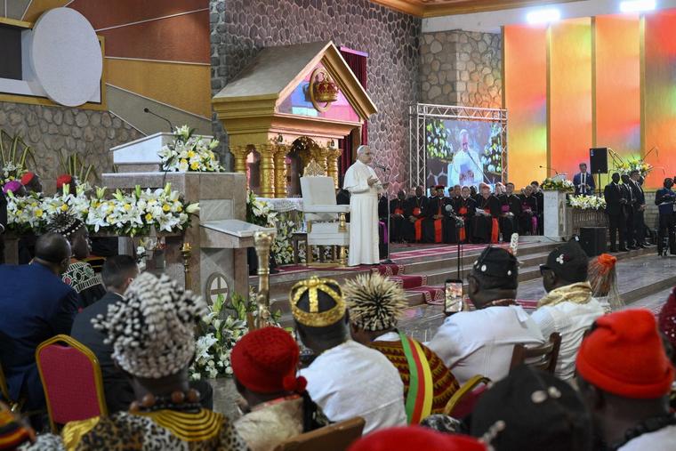 Pope Leo XIV in Cameroon Urges Christians and Muslims to Heal Wounds of Conflict