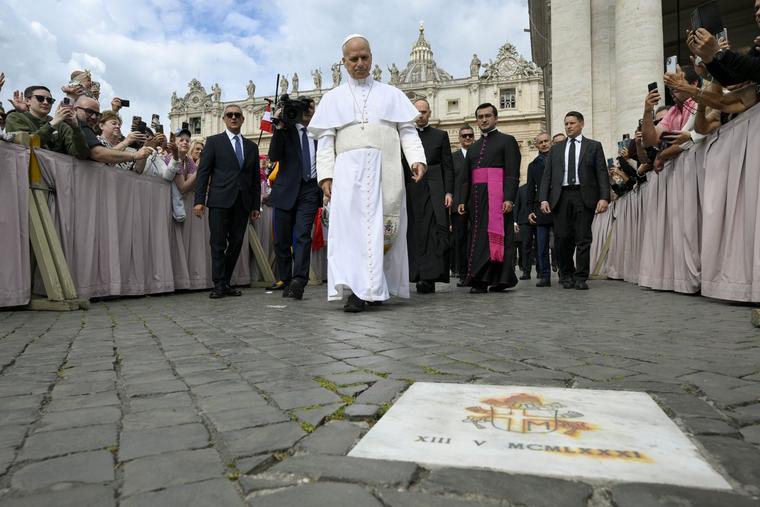 Pope Leo Prays Where St. John Paul II Was Shot On Feast of Our Lady of ...