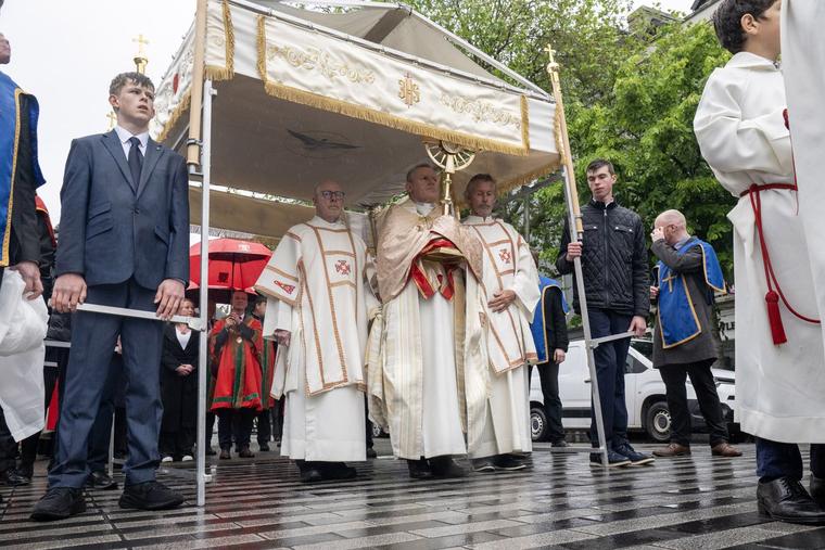 Thousands braved torrential rain on June 7, 2026, to take part in the 100th Eucharistic procession in Cork, Ireland. The procession is an established Cork tradition, and it made its way through the city from the North Cathedral to the Grand Parade, the vibrant heart of the city. 