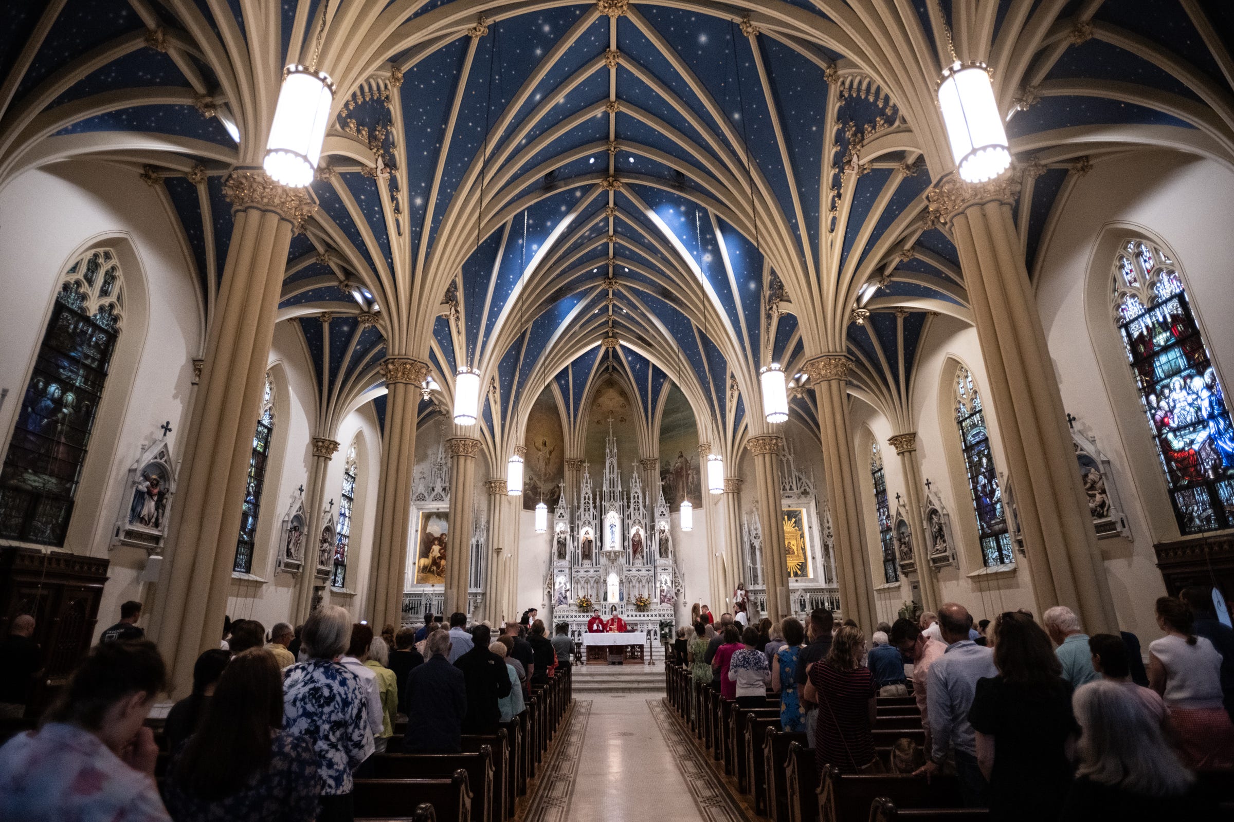 ANNAPOLIS- Beneath St. Mary’s starry cathedral ceiling, the eyes are drawn upward. Upwards to the Lord.