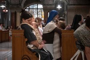 Catholic laywomen and religious women pray together at GIVEN 2026.