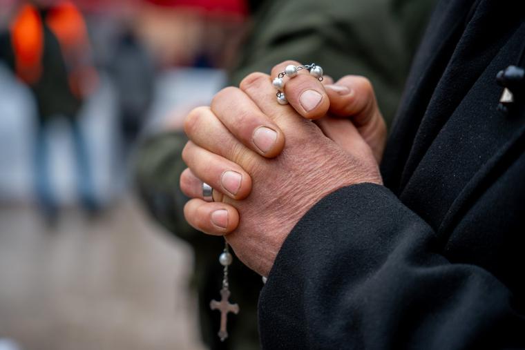 Advocates Warn New Jersey Law Could Criminalize Prayer Outside Abortion Centers