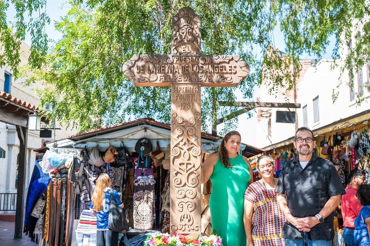 Los Angeles Merchants Seek to Save 10-Foot Cross, Nativity Scene in City’s Historic Center