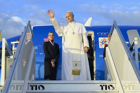 Pope Leo XIV Arrives in Paris at Start of 4-Day Visit to France