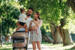 The report on faith and marriage recommends an active faith life, intentional marital discernment, family support at the parish level, and marriage formation for adolescents and young adults. 