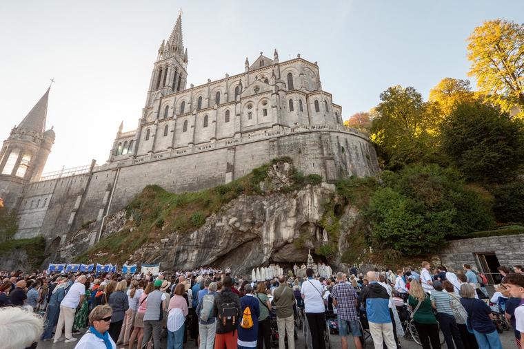 150,000-Plus Visitors Prepare to Welcome Pope Leo in Lourdes