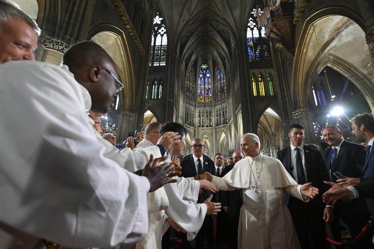 PHOTOS: Pope Leo XIV’s Final Day in France PHOTOS: Pope Leo XIV’s Final Day in France